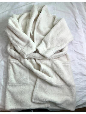 ULTA Beauty Robe Womens Large  L/XL Soft Plush Ivory Cream White Bathrobe